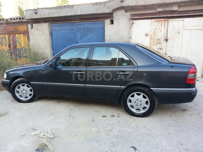 Mercedes C 220 1995, 300,000 km - 2.2 l - Bakı