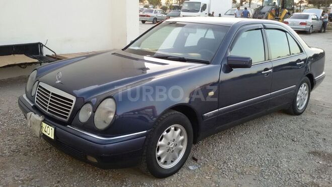 Mercedes E 200 1999, 263,000 km - 2.0 l - Bakı