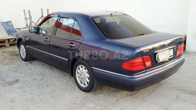 Mercedes E 200 1999, 263,000 km - 2.0 l - Bakı