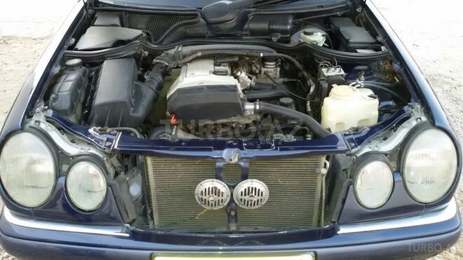 Mercedes E 200 1999, 263,000 km - 2.0 l - Bakı