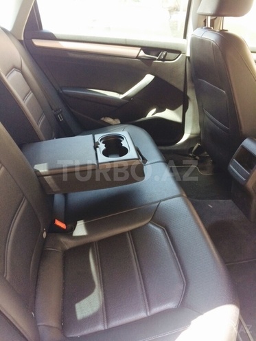Volkswagen Passat 2011, 45,000 km - 2.5 л - Bakı