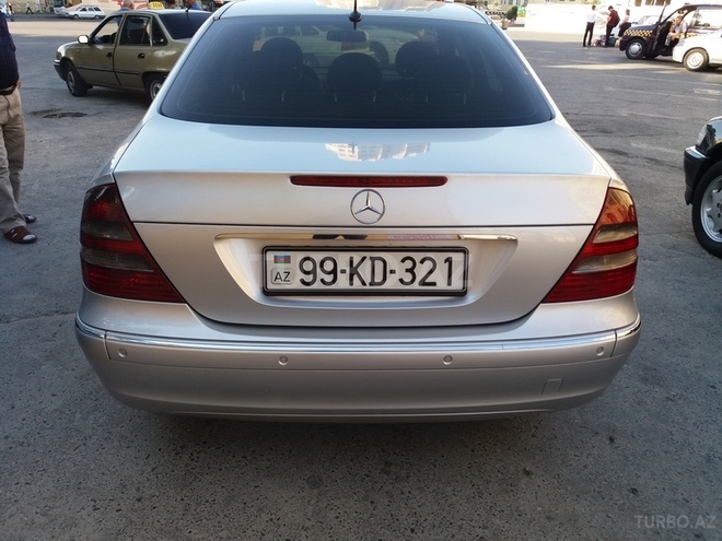 Mercedes E 220 2002, 230,000 km - 2.2 l - Bakı