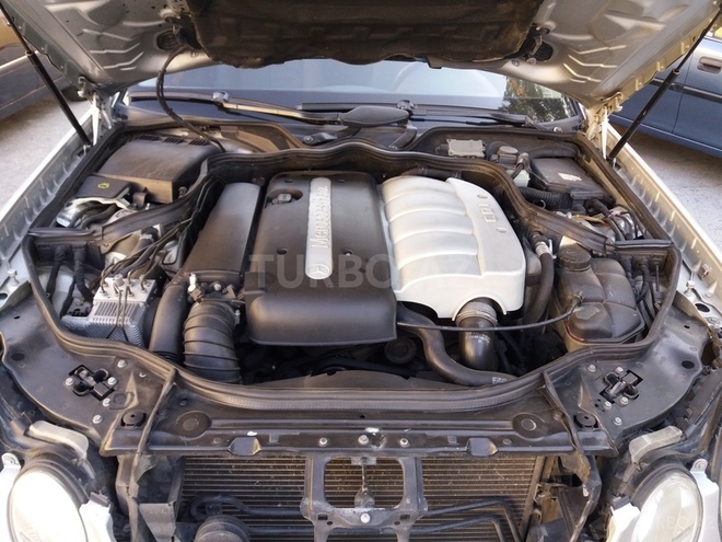 Mercedes E 220 2002, 230,000 km - 2.2 l - Bakı