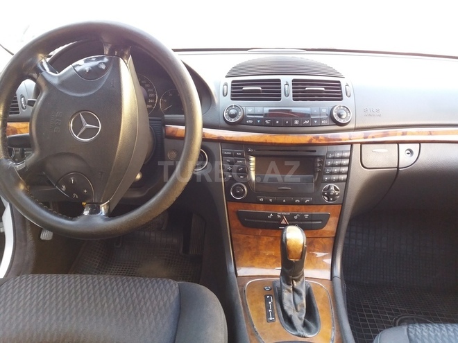Mercedes E 220 2002, 230,000 km - 2.2 l - Bakı