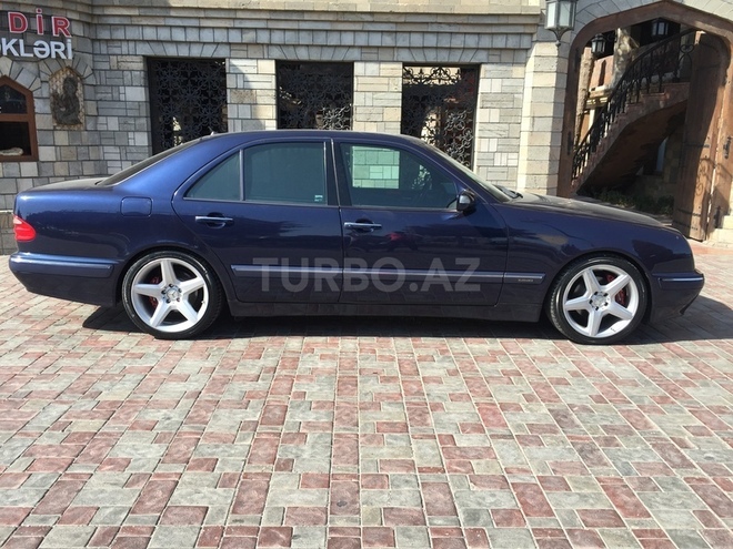 Mercedes E 280 1999, 180,000 km - 2.8 l - Bakı