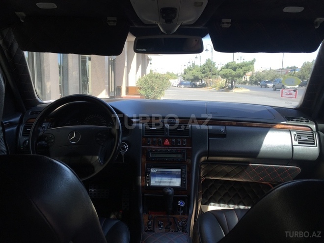 Mercedes E 280 1999, 180,000 km - 2.8 l - Bakı