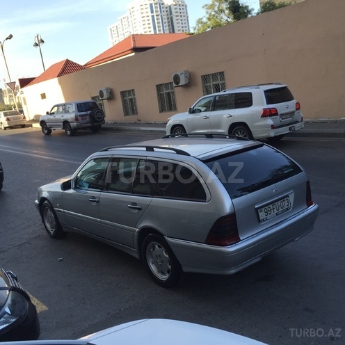 Mercedes C 220 2000, 380,000 km - 2.2 l - Bakı