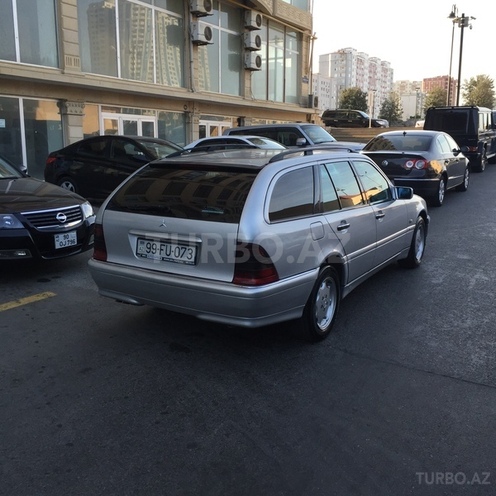 Mercedes C 220 2000, 380,000 km - 2.2 l - Bakı