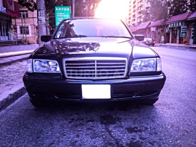 Mercedes C 200 1999, 174,000 km - 2.0 л - Bakı