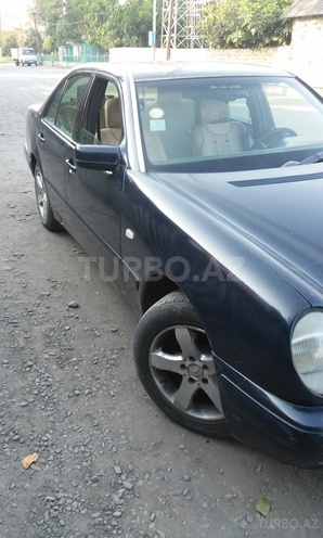 Mercedes E 200 1996, 328,000 km - 2.0 l - Zaqatala