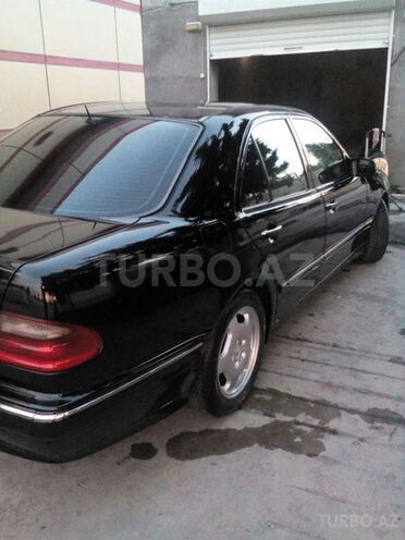 Mercedes E 220 2000, 270,000 km - 0.2 l - Ağdaş