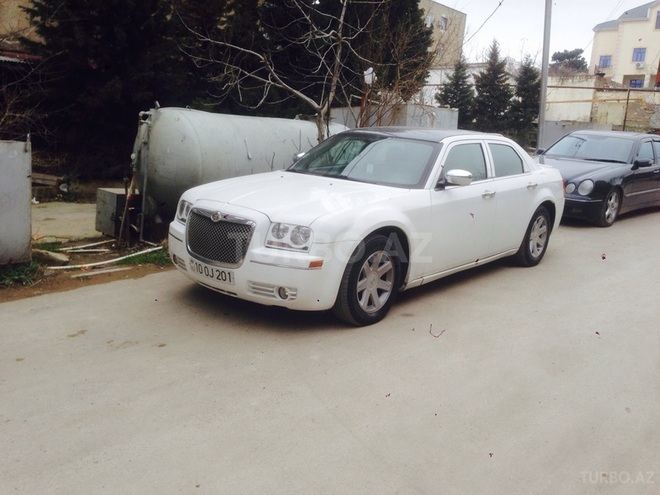 Chrysler 300C 2005, 93,500 km - 3.5 l - Bakı