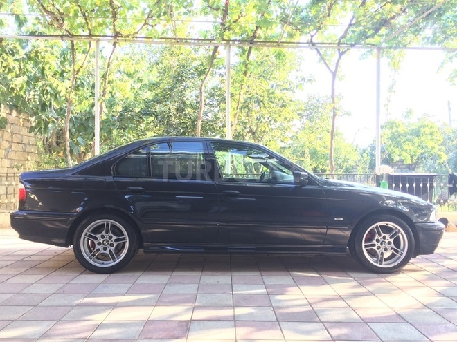 BMW 525 2001, 250,000 km - 2.5 l - Bakı