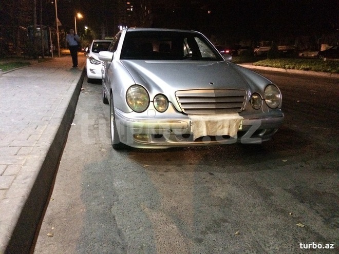Mercedes E 320 2000, 222,000 km - 3.2 l - Bakı