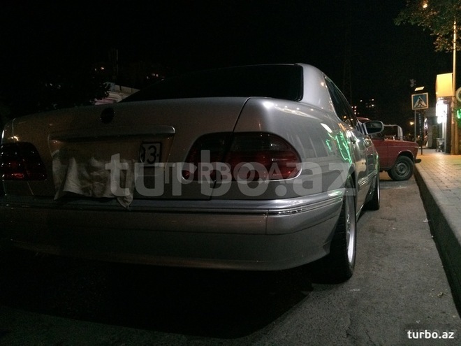 Mercedes E 320 2000, 222,000 km - 3.2 l - Bakı
