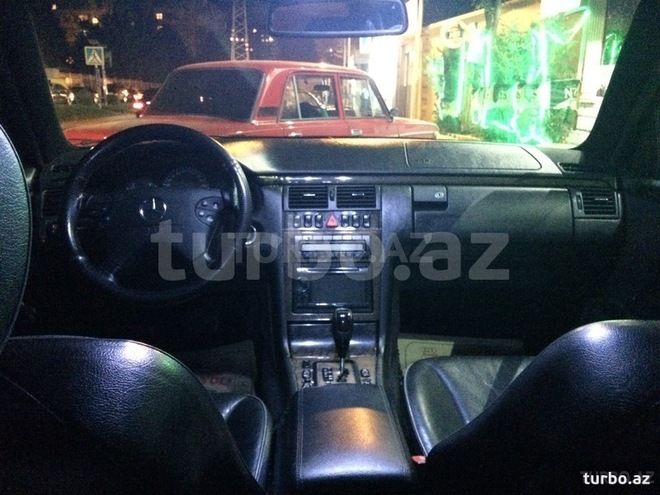 Mercedes E 320 2000, 222,000 km - 3.2 l - Bakı