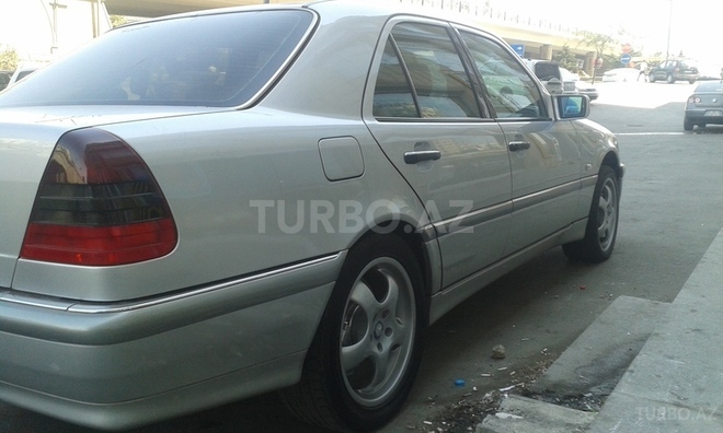 Mercedes C 240 2000, 150,000 km - 2.4 l - Bakı