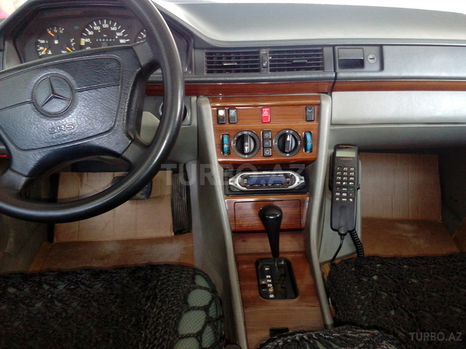 Mercedes E 230 1991, 264,000 km - 2.3 l - Bakı