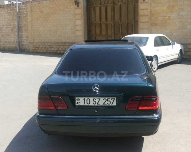 Mercedes E 230 1997, 290,000 km - 2.3 l - Bakı