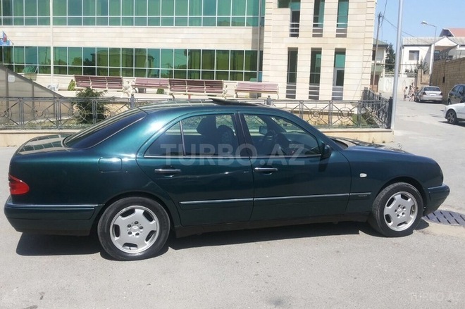 Mercedes E 230 1997, 290,000 km - 2.3 l - Bakı