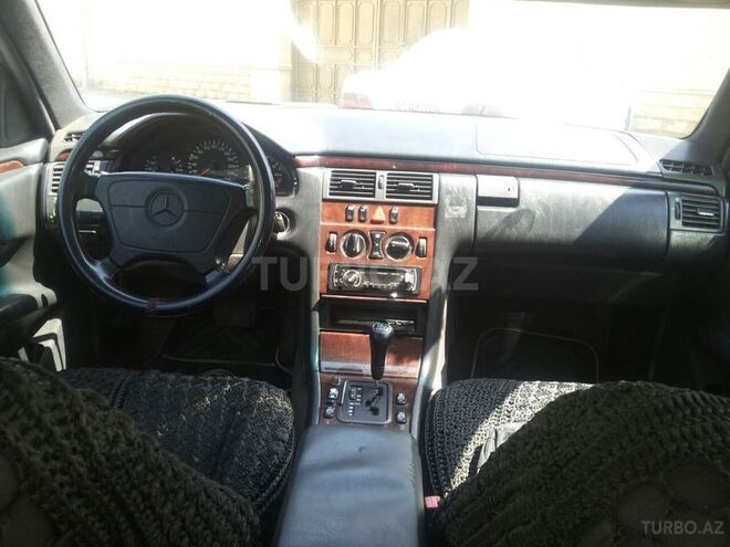 Mercedes E 230 1997, 290,000 km - 2.3 l - Bakı