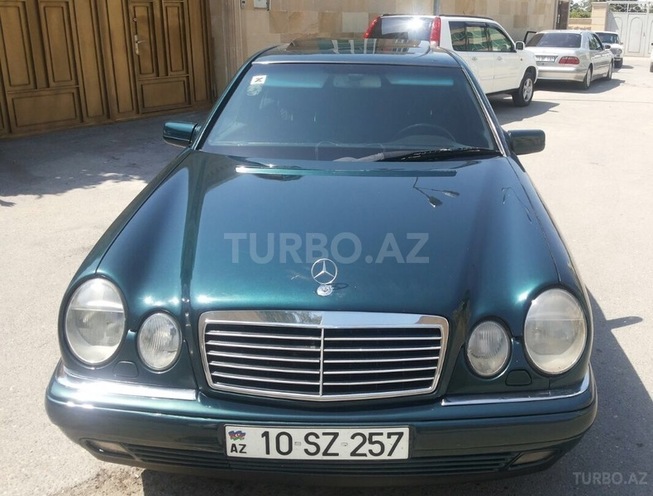 Mercedes E 230 1997, 290,000 km - 2.3 l - Bakı