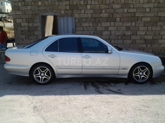 Mercedes E 280 1999, 185,000 km - 2.8 l - Bakı