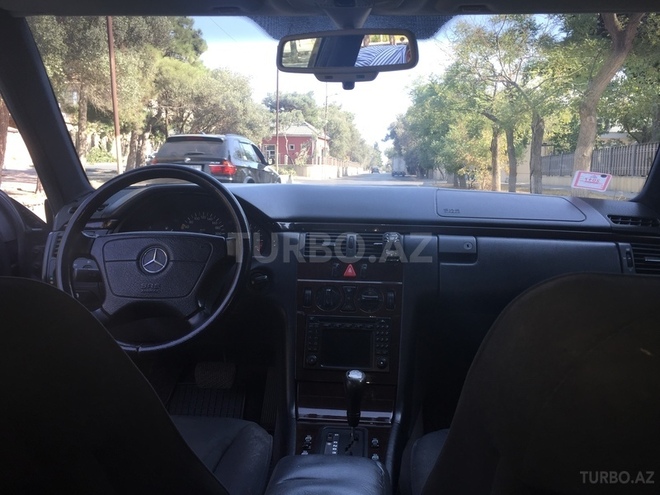 Mercedes E 230 1995, 250,000 km - 2.3 л - Bakı