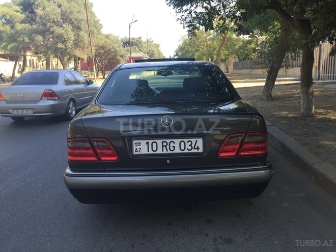 Mercedes E 230 1995, 250,000 km - 2.3 л - Bakı