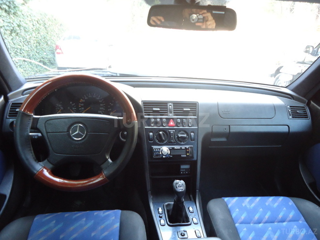Mercedes C 220 2000, 178,764 km - 2.2 l - Bakı