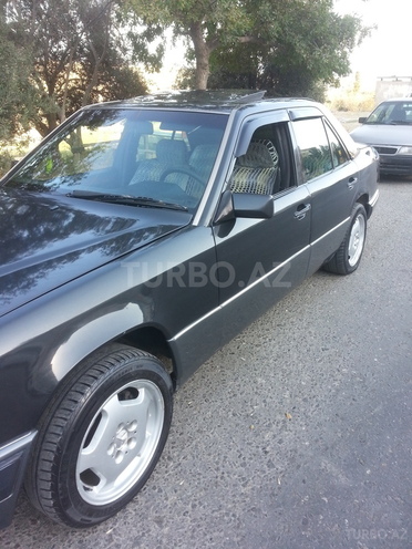 Mercedes E 220 1994, 605,000 km - 0.2 l - Bakı