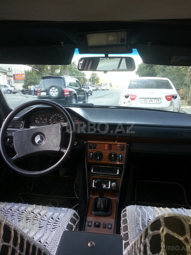 Mercedes E 220 1994, 605,000 km - 0.2 l - Bakı