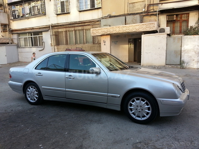 Mercedes E 220 2000, 230 km - 2.4 l - Bakı