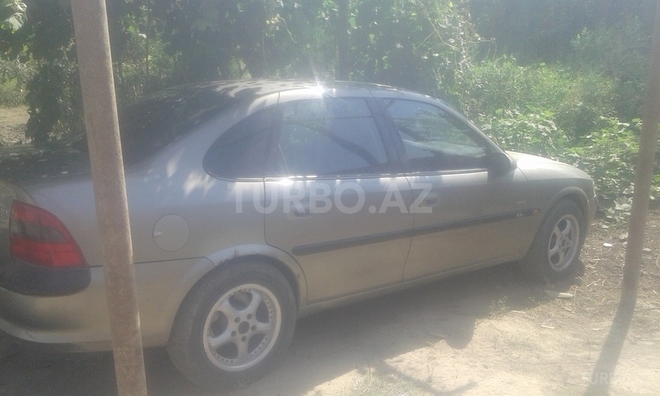 Opel Vectra 1996, 289,000 km - 2.0 l - Salyan