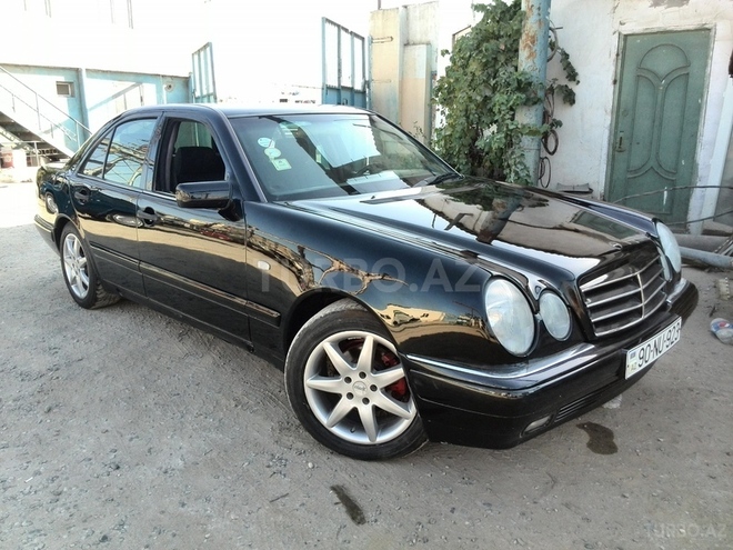Mercedes E 230 1997, 419,000 km - 2.3 l - Sumqayıt