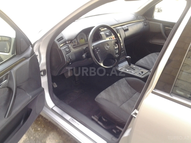 Mercedes E 280 1999, 185,000 km - 2.8 l - Bakı