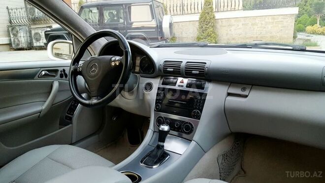 Mercedes C 250 2006, 200,000 km - 2.5 l - Bakı