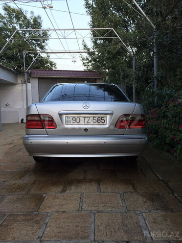 Mercedes E 220 2001, 224,800 km - 2.2 l - Cəlilabad