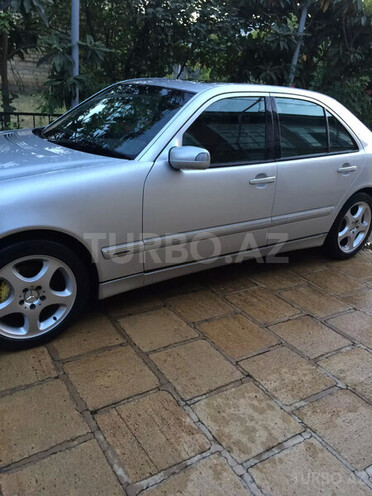 Mercedes E 220 2001, 224,800 km - 2.2 l - Cəlilabad