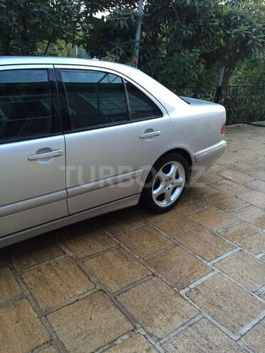 Mercedes E 220 2001, 224,800 km - 2.2 l - Cəlilabad