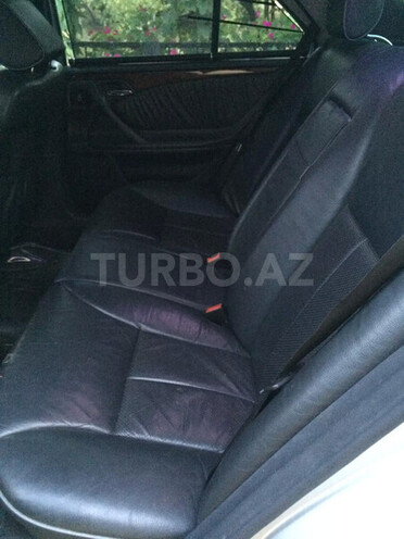 Mercedes E 220 2001, 224,800 km - 2.2 l - Cəlilabad