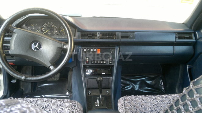 Mercedes E 300 1989, 140,000 km - 0.3 l - Bakı