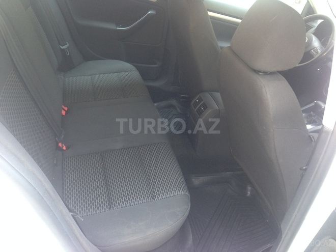 Volkswagen Jetta 2010, 118,000 km - 1.6 л - Bakı