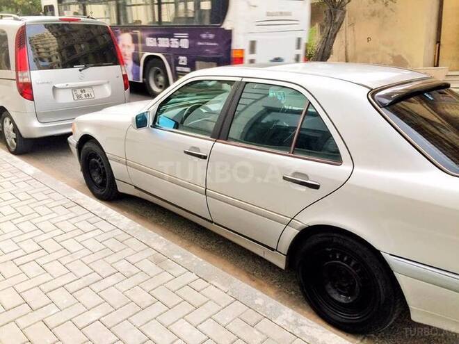 Mercedes C 220 1995, 370,000 km - 2.2 l - Bakı