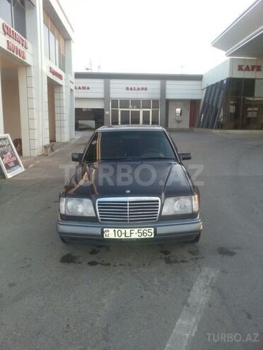 Mercedes E 220 1994, 403,000 km - 2.2 l - Bakı