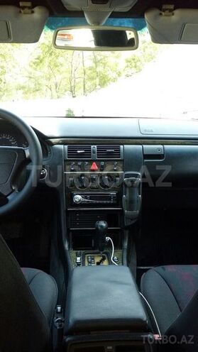 Mercedes E 220 1998, 200,000 km - 2.2 л - Bakı