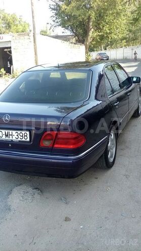 Mercedes E 220 1998, 200,000 km - 2.2 л - Bakı