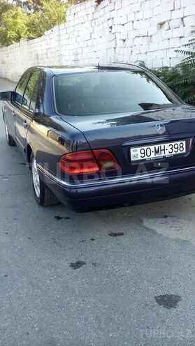 Mercedes E 220 1998, 200,000 km - 2.2 л - Bakı