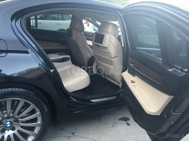 BMW 750 2011, 89,300 km - 4.4 л - Bakı