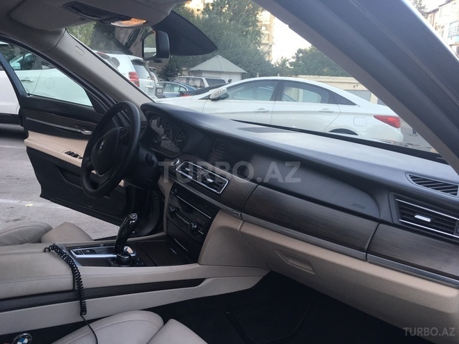 BMW 750 2011, 89,300 km - 4.4 л - Bakı